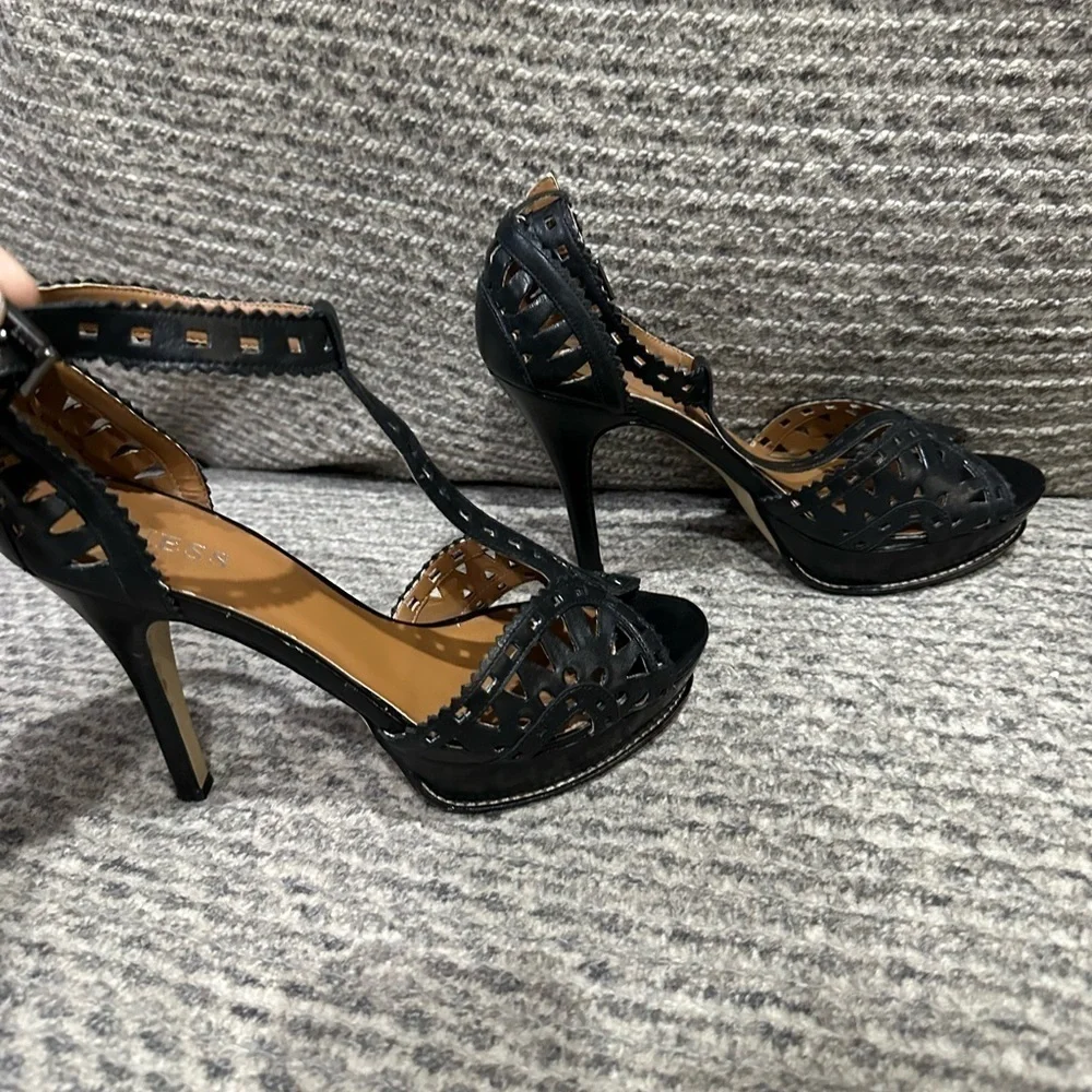 GUESS T-strap black leather platform heels, open toe with cut outs GWTANK